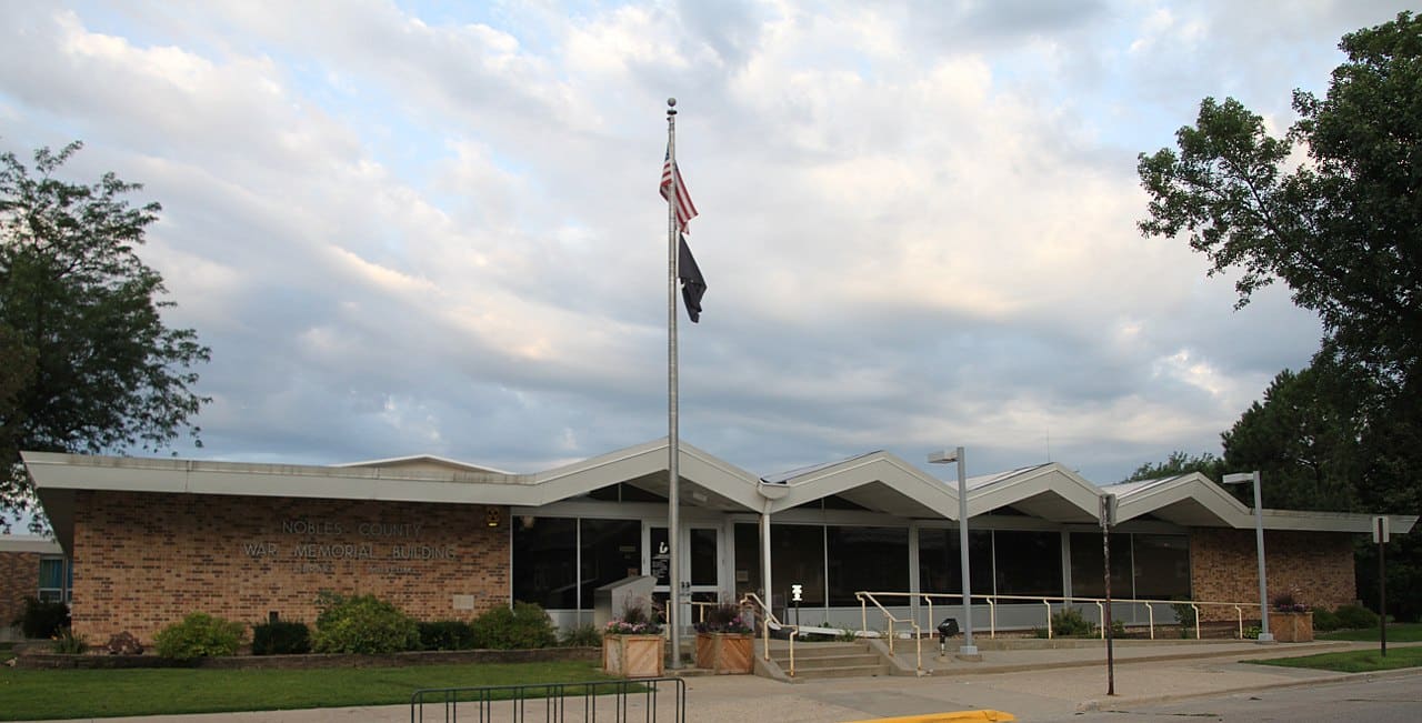 Barn Raiser - Independent source for rural and small town news.